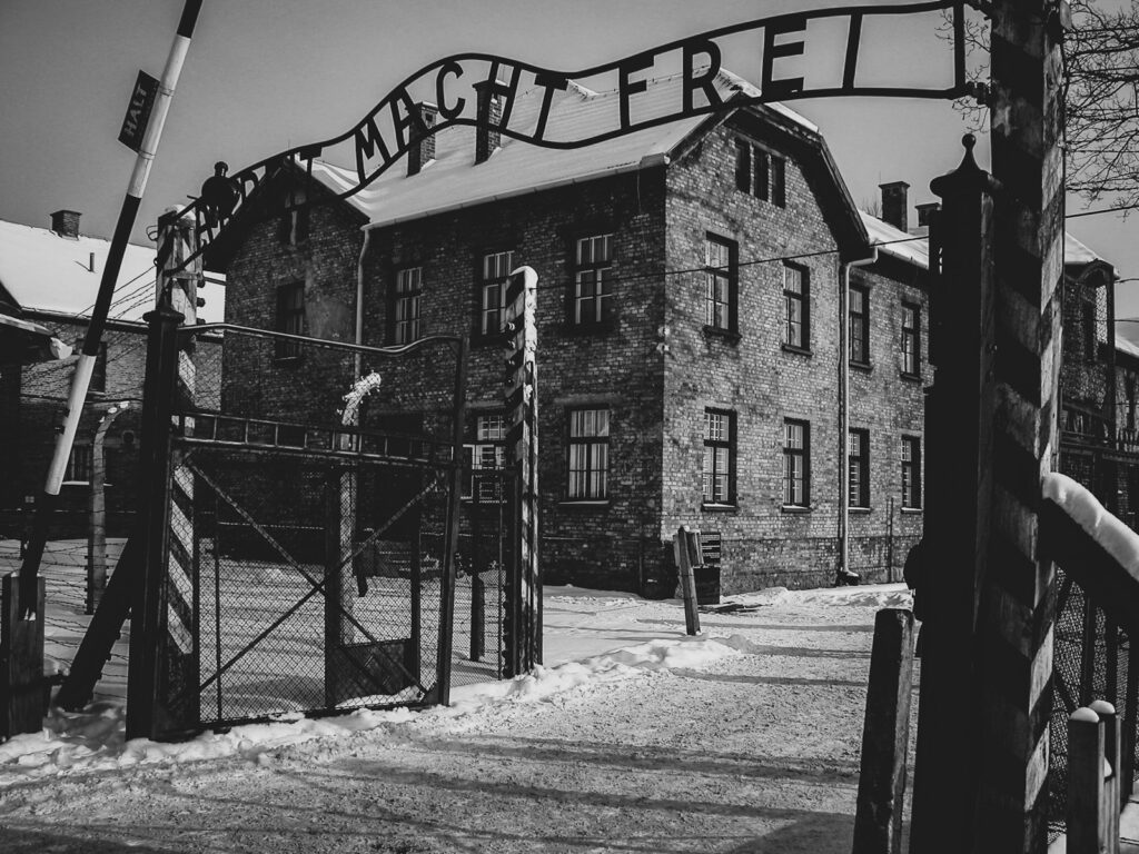 Auschwitz bij het hek